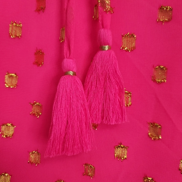 Crown & Ivy Pink Blouse Top Shirt with Gold Details Valentines Galentines Day 🩷 - Picture 2 of 9